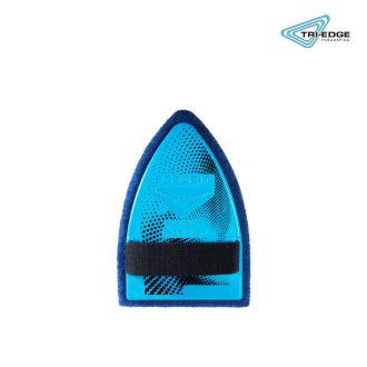 Outil Tri-Edge Scrub-It Blue pour nettoyage précis avant pose de vinyle ou PPF.